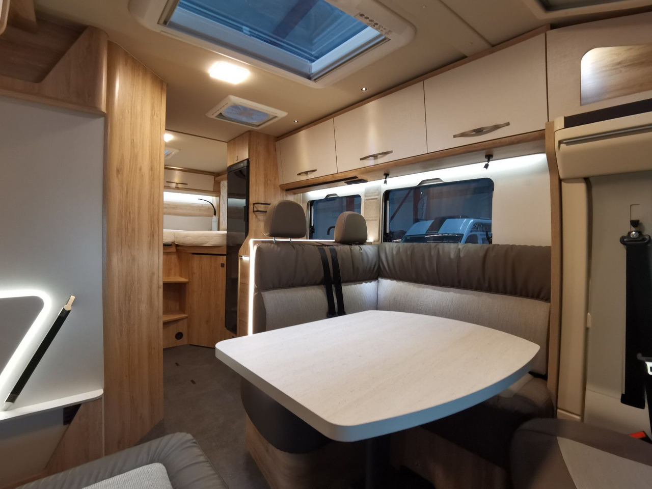 Crédit-bail  Eura Mobil PROFILA T 695 EB / 140PS/ MONDIAL / EINZELBETTEN Eura Mobil PROFILA T 695 EB / 140PS/ MONDIAL / EINZELBETTEN: photos 13