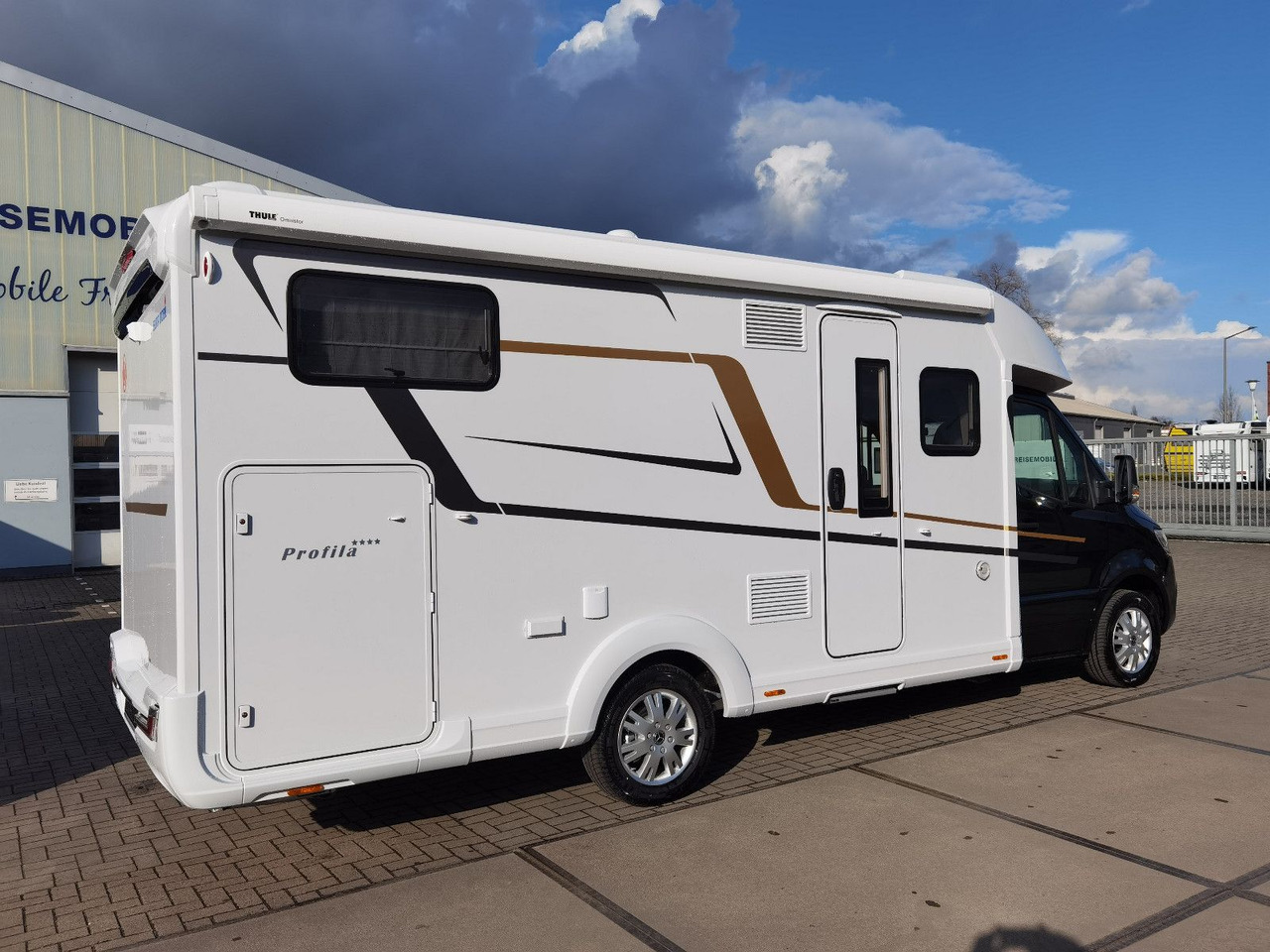 Eura Mobil PROFILA T 726 EF -MOD. 2025 -MONDIAL PLUS & S-P. - Camping-car profilé: photos 4 Eura Mobil PROFILA T 726 EF -MOD. 2025 -MONDIAL PLUS & S-P. - Camping-car profilé: photos 4