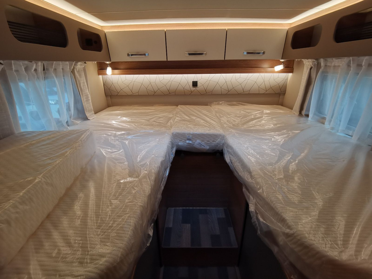 Crédit-bail Weinsberg CARACOMPACT SUITE 640 MEG PEPPER / - MODELL 2025 Weinsberg CARACOMPACT SUITE 640 MEG PEPPER / - MODELL 2025 Weinsberg CARACOMPACT SUITE 640 MEG PEPPER / - MODELL 2025 Weinsberg CARACOMPACT SUITE 640 MEG PEPPER / - MODELL 2025: photos 18