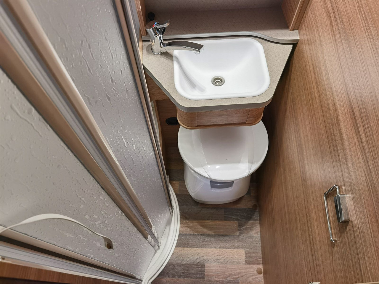 Crédit-bail Weinsberg CARACOMPACT SUITE 640 MEG PEPPER / - MODELL 2025 Weinsberg CARACOMPACT SUITE 640 MEG PEPPER / - MODELL 2025 Weinsberg CARACOMPACT SUITE 640 MEG PEPPER / - MODELL 2025 Weinsberg CARACOMPACT SUITE 640 MEG PEPPER / - MODELL 2025: photos 22