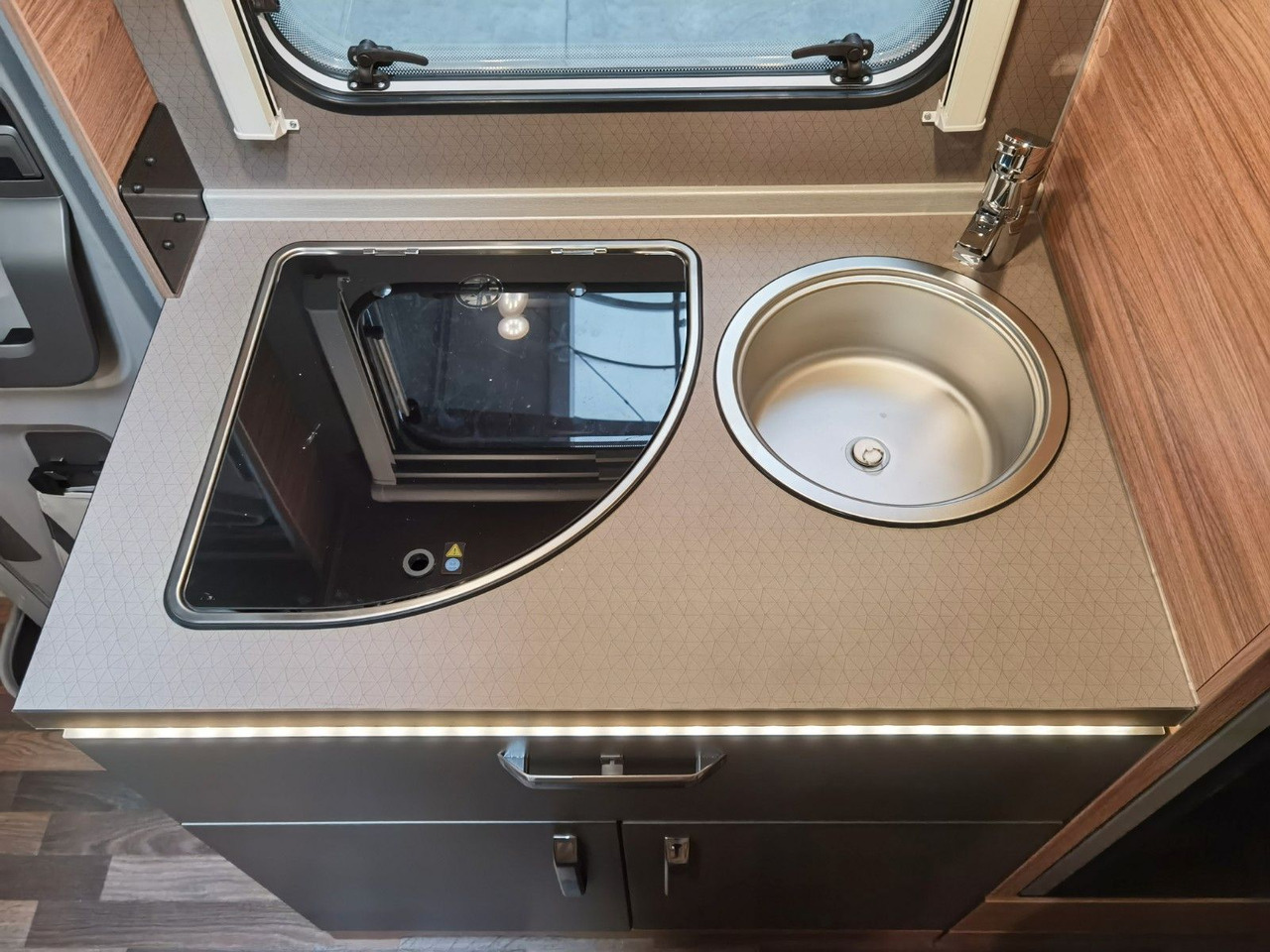 Camping-car capucine Weinsberg CARAHOME 650 DG / 140 PS / TOP - AUSSTATTUNG: photos 20 Camping-car capucine Weinsberg CARAHOME 650 DG / 140 PS / TOP - AUSSTATTUNG: photos 20