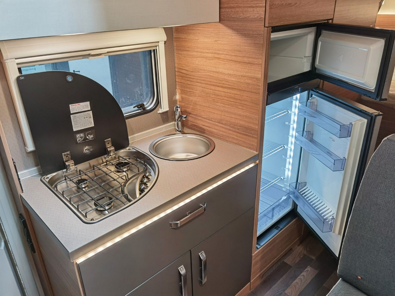 Camping-car capucine Weinsberg CARAHOME 650 DG / 140 PS / TOP - AUSSTATTUNG: photos 18 Camping-car capucine Weinsberg CARAHOME 650 DG / 140 PS / TOP - AUSSTATTUNG: photos 18