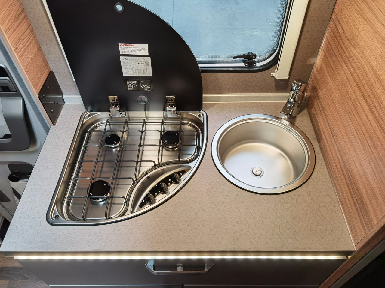 Camping-car capucine Weinsberg CARAHOME 650 DG / 140 PS / TOP - AUSSTATTUNG: photos 19 Camping-car capucine Weinsberg CARAHOME 650 DG / 140 PS / TOP - AUSSTATTUNG: photos 19