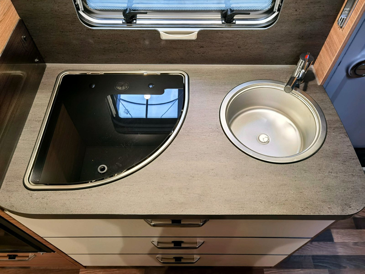 Caravane Weinsberg CARAONE 500 FDK EDITION HOT /-2025-/ETAGENBETTEN: photos 16