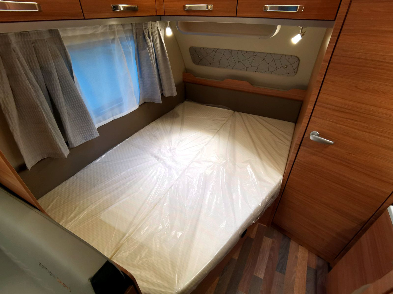 Caravane Weinsberg CARAONE 500 FDK EDITION HOT /-2025-/ETAGENBETTEN: photos 19