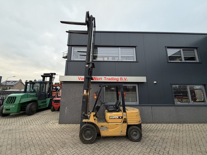 Caterpillar FD30 - Chariot élévateur diesel: photos 5 Caterpillar FD30 - Chariot élévateur diesel: photos 5