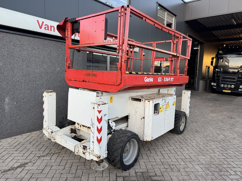 Genie GS 3369 RT Hoogwerker / Arbeitsbuhne 12mtr werkhoogte 4x4 Kubota DIESEL 2013 - Nacelle ciseaux: photos 3 Genie GS 3369 RT Hoogwerker / Arbeitsbuhne 12mtr werkhoogte 4x4 Kubota DIESEL 2013 - Nacelle ciseaux: photos 3