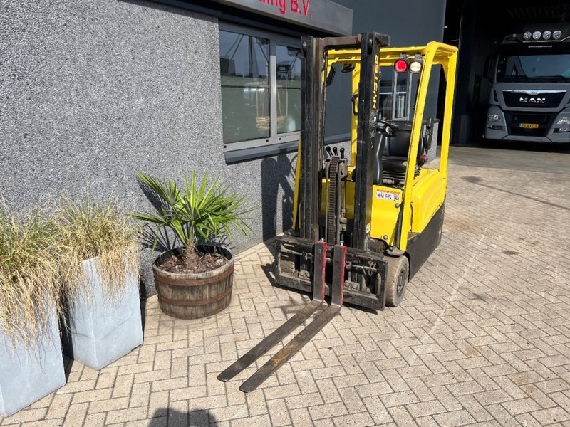 Hyster J 1.6 XNT - Chariot élévateur électrique: photos 4 Hyster J 1.6 XNT - Chariot élévateur électrique: photos 4