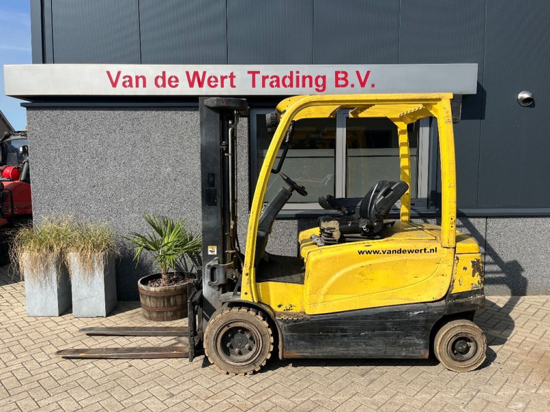 Hyster J 3.0 XN - Chariot élévateur électrique: photos 1 Hyster J 3.0 XN - Chariot élévateur électrique: photos 1
