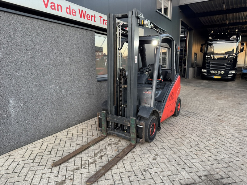 Linde H25D-02 Triplo 545 Freelift / Sideshift / VW Diesel 2017 - Chariot élévateur diesel: photos 3 Linde H25D-02 Triplo 545 Freelift / Sideshift / VW Diesel 2017 - Chariot élévateur diesel: photos 3