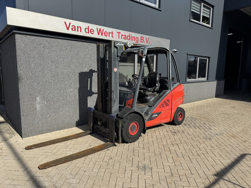 Linde H30D-02 Triplo 465 Freelift / Sideshift / VW Diesel 2014 - Chariot élévateur diesel: photos 2 Linde H30D-02 Triplo 465 Freelift / Sideshift / VW Diesel 2014 - Chariot élévateur diesel: photos 2