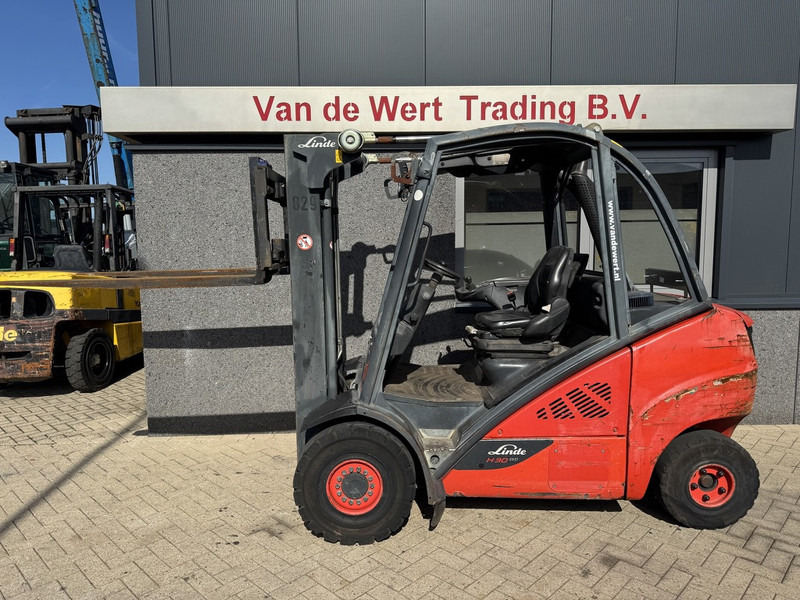 Linde H30D-02 Triplo 465 Freelift / Sideshift / VW Diesel 2014 - Chariot élévateur diesel: photos 5 Linde H30D-02 Triplo 465 Freelift / Sideshift / VW Diesel 2014 - Chariot élévateur diesel: photos 5