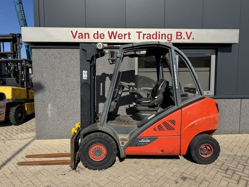 Linde H30D-02 Triplo 465 Freelift / Sideshift / VW Diesel 2014 - Chariot élévateur diesel: photos 1 Linde H30D-02 Triplo 465 Freelift / Sideshift / VW Diesel 2014 - Chariot élévateur diesel: photos 1