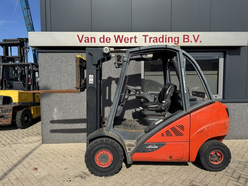 Linde H30D-02 Triplo 465 Freelift / Sideshift / VW Diesel 2014 - Chariot élévateur diesel: photos 5 Linde H30D-02 Triplo 465 Freelift / Sideshift / VW Diesel 2014 - Chariot élévateur diesel: photos 5