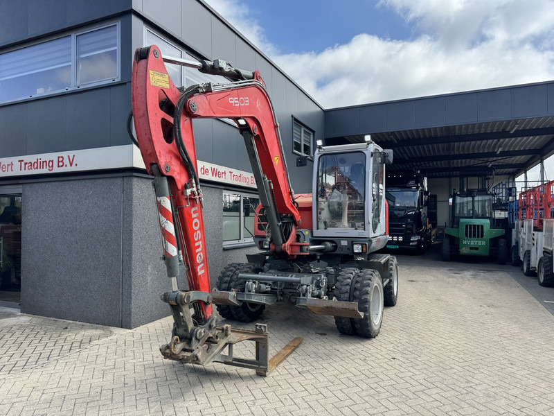Neuson 9503 WD Mobiele Kraan 2009 Palletvork, Stenenklem, 2x Bak 8860hours Deutz Diesel - Grue mobile: photos 5 Neuson 9503 WD Mobiele Kraan 2009 Palletvork, Stenenklem, 2x Bak 8860hours Deutz Diesel - Grue mobile: photos 5