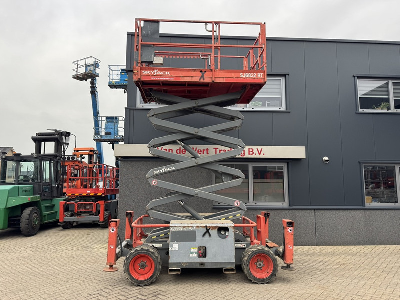 Skyjack SJ 6832RT Schaarhoogwerker / Scissor / Arbeitsbuhne 2015 4X4 Kubota Diesel 12M Werkhoogte - Nacelle ciseaux: photos 5 Skyjack SJ 6832RT Schaarhoogwerker / Scissor / Arbeitsbuhne 2015 4X4 Kubota Diesel 12M Werkhoogte - Nacelle ciseaux: photos 5