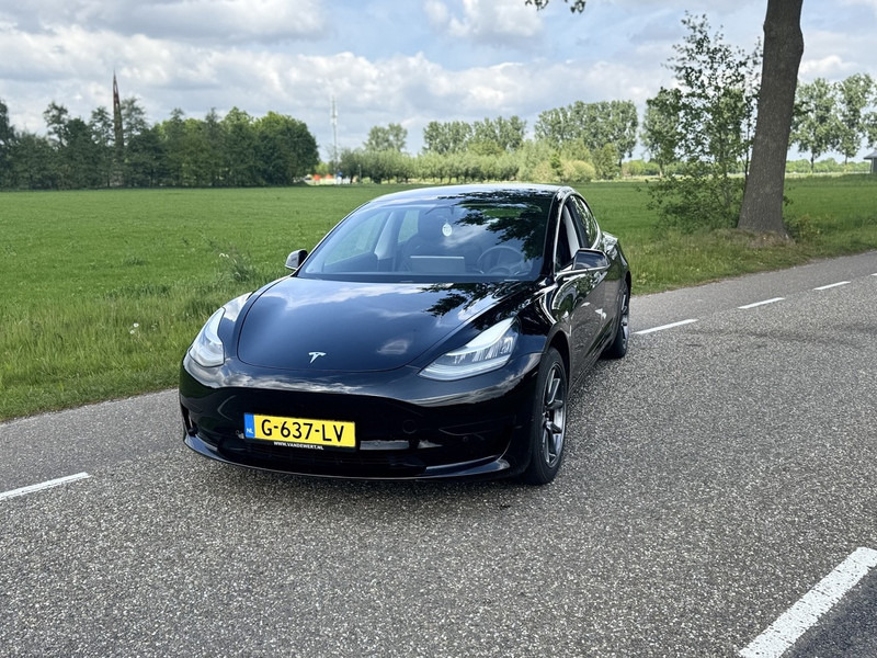 Tesla Model 3 - Voiture: photos 3 Tesla Model 3 - Voiture: photos 3
