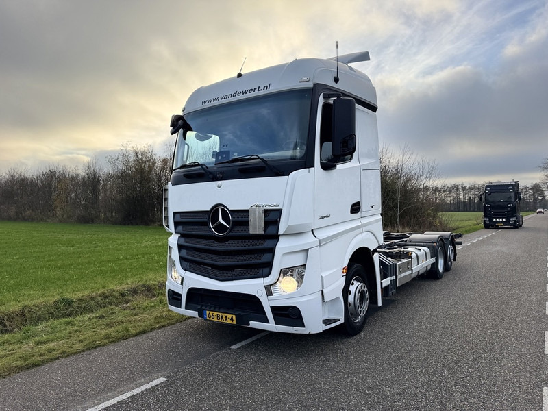 Mercedes-Benz Actros 2542LL 6X2 Full air / BDF Systeem / Chassis Cabine / ACC / AHK / TUV 4-2026 / NL TRUCK - Véhicule utilitaire: photos 2 Mercedes-Benz Actros 2542LL 6X2 Full air / BDF Systeem / Chassis Cabine / ACC / AHK / TUV 4-2026 / NL TRUCK - Véhicule utilitaire: photos 2