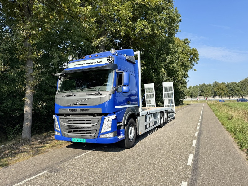 Volvo FM370 6X2 Machine Transporter / Oprij Vrachtwagen 2019 / EURO 6 / 550DKM / Steering Wheel / APK 9-2026 - Camion porte-voitures: photos 1 Volvo FM370 6X2 Machine Transporter / Oprij Vrachtwagen 2019 / EURO 6 / 550DKM / Steering Wheel / APK 9-2026 - Camion porte-voitures: photos 1