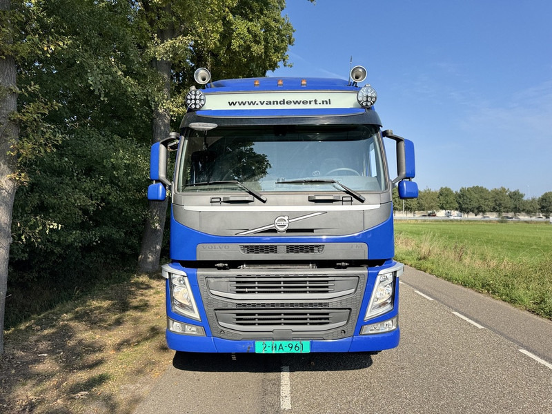 Volvo FM370 6X2 Machine Transporter / Oprij Vrachtwagen 2019 / EURO 6 / 550DKM / Steering Wheel / APK 9-2026 - Camion porte-voitures: photos 5 Volvo FM370 6X2 Machine Transporter / Oprij Vrachtwagen 2019 / EURO 6 / 550DKM / Steering Wheel / APK 9-2026 - Camion porte-voitures: photos 5