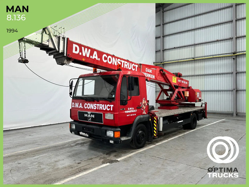 MAN 8.136 L84F / 119257 km - Camion grue: photos 1 MAN 8.136 L84F / 119257 km - Camion grue: photos 1