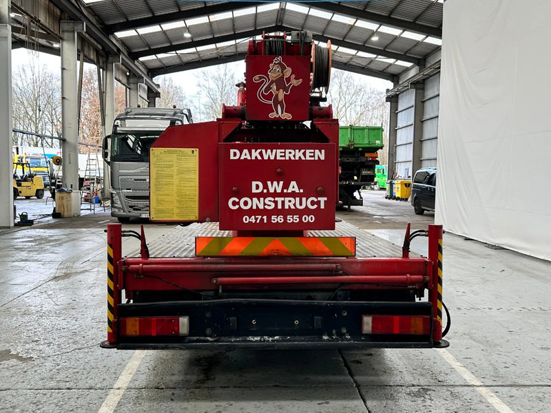 MAN 8.136 L84F / 119257 km - Camion grue: photos 4 MAN 8.136 L84F / 119257 km - Camion grue: photos 4