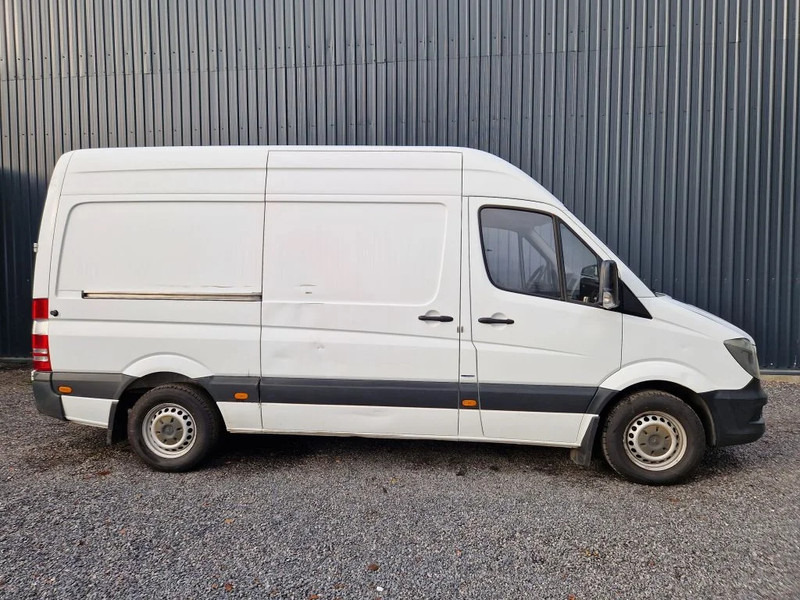 Mercedes-Benz Sprinter 314 AIRCO / MANUEL/ NOUVEAU MOTEUR 320000 km - Fourgon utilitaire: photos 4 Mercedes-Benz Sprinter 314 AIRCO / MANUEL/ NOUVEAU MOTEUR 320000 km - Fourgon utilitaire: photos 4