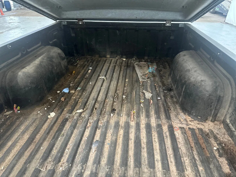 Nissan Navara 2.5 Di / EURO 3 - Voiture: photos 5 Nissan Navara 2.5 Di / EURO 3 - Voiture: photos 5