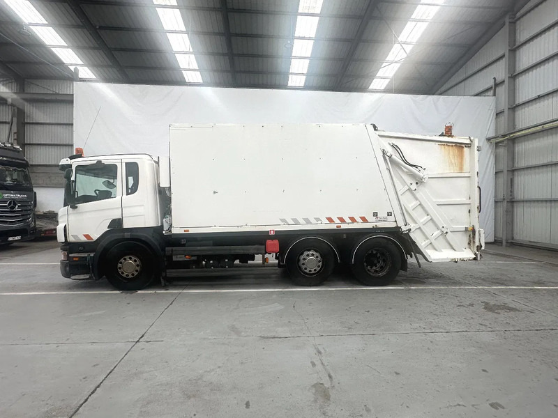 Scania P230 6X2 / Essieu relevable directionnel / Stuurbare liftas / Steerable lift axle - Benne à ordures ménagères: photos 2 Scania P230 6X2 / Essieu relevable directionnel / Stuurbare liftas / Steerable lift axle - Benne à ordures ménagères: photos 2