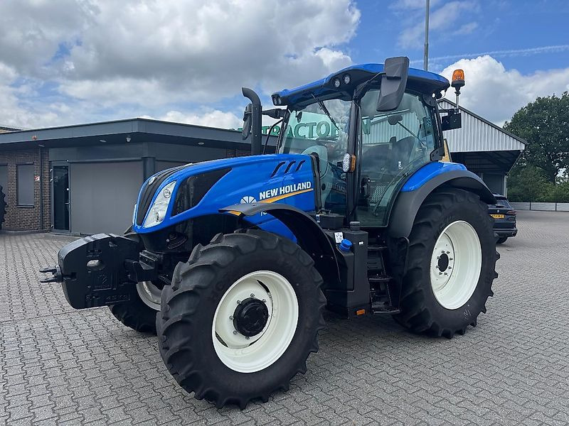 New Holland T6.145 EC40 GEVEERDE VOORAS 2023 200 UUR!!! - Tracteur agricole: photos 1 New Holland T6.145 EC40 GEVEERDE VOORAS 2023 200 UUR!!! - Tracteur agricole: photos 1