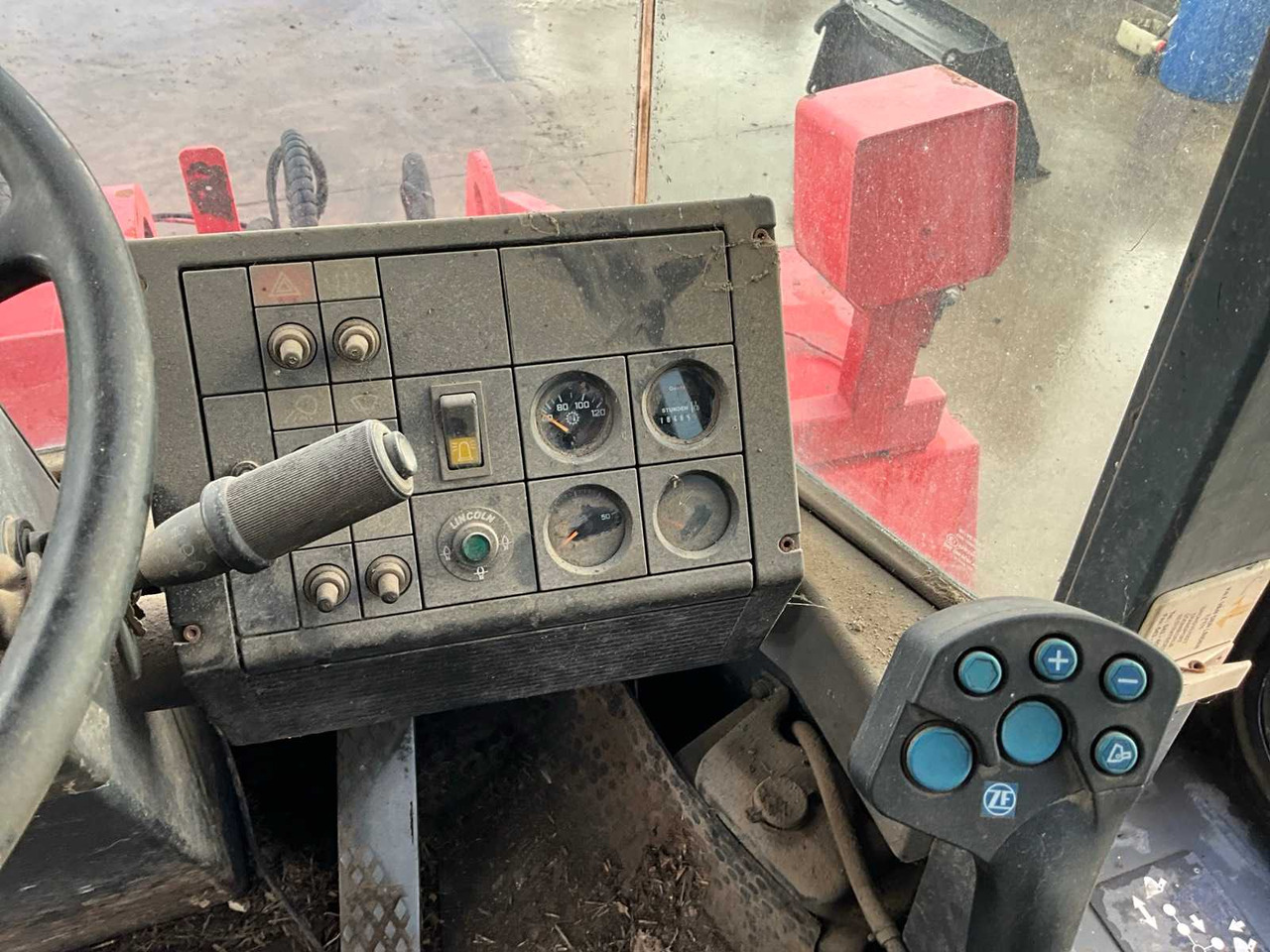 Chargeuse sur pneus 1997 O&K L15PZ WHEEL LOADER: photos 12 Chargeuse sur pneus 1997 O&K L15PZ WHEEL LOADER: photos 12