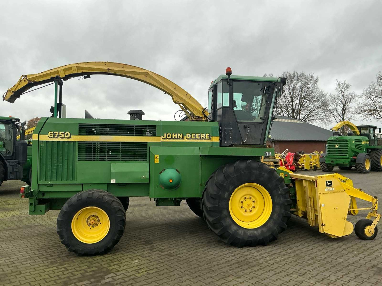 1999 JOHN DEERE 6750 FORAGE HARVESTER - Ensileuse: photos 3 1999 JOHN DEERE 6750 FORAGE HARVESTER - Ensileuse: photos 3