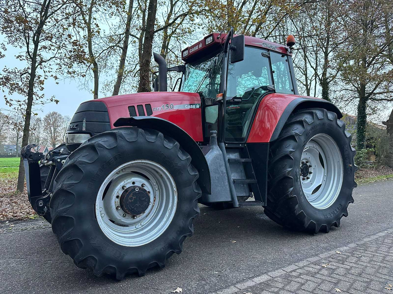 2001 CASE CVX 150 ALL-WHEEL DRIVE FARM TRACTOR - Tracteur agricole: photos 1 2001 CASE CVX 150 ALL-WHEEL DRIVE FARM TRACTOR - Tracteur agricole: photos 1
