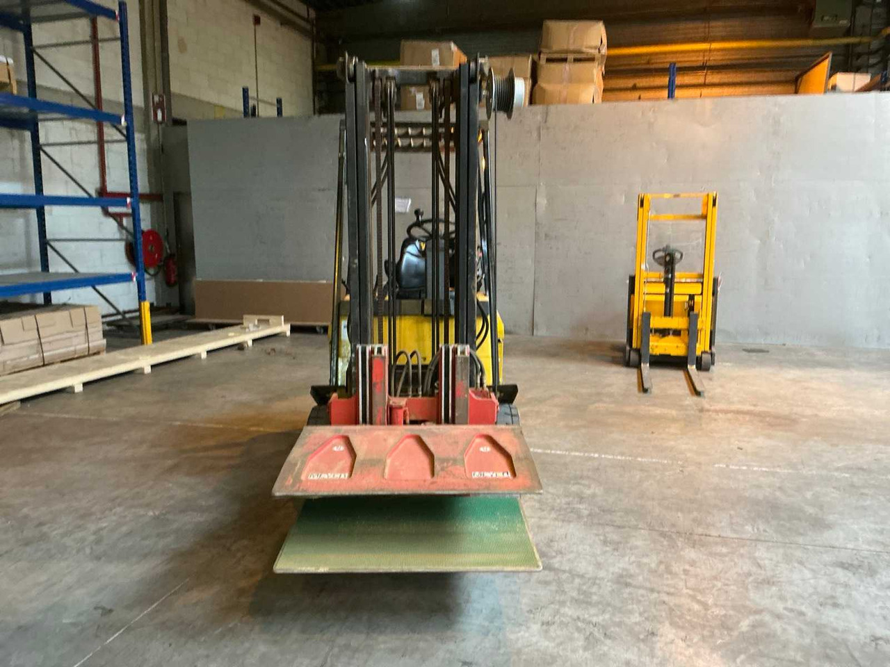 2001 YALE ERP25ALFV2395 FORKLIFT - Chariot élévateur: photos 3 2001 YALE ERP25ALFV2395 FORKLIFT - Chariot élévateur: photos 3