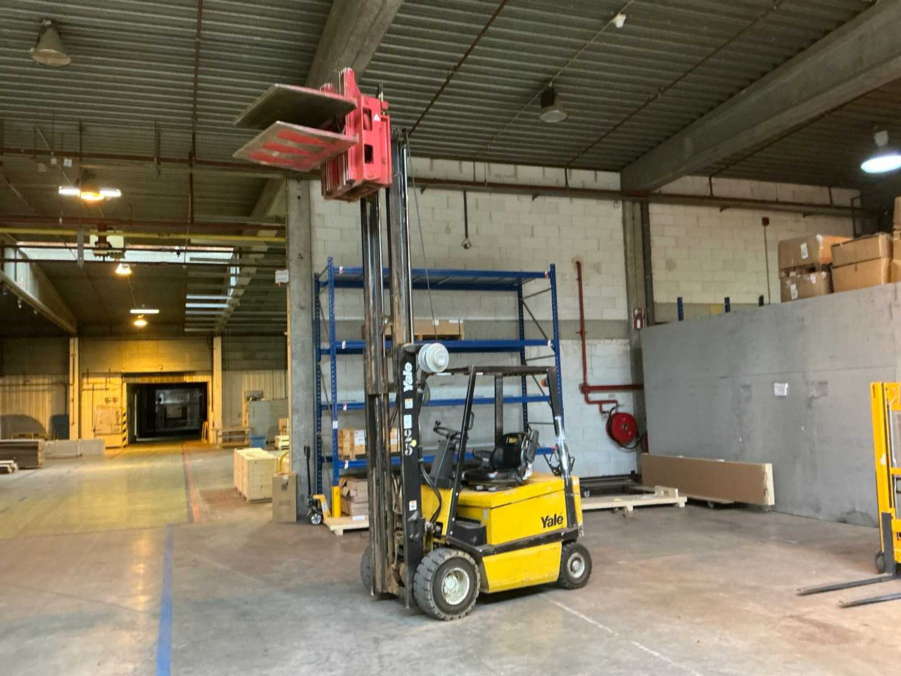2001 YALE ERP25ALFV2395 FORKLIFT - Chariot élévateur: photos 2 2001 YALE ERP25ALFV2395 FORKLIFT - Chariot élévateur: photos 2