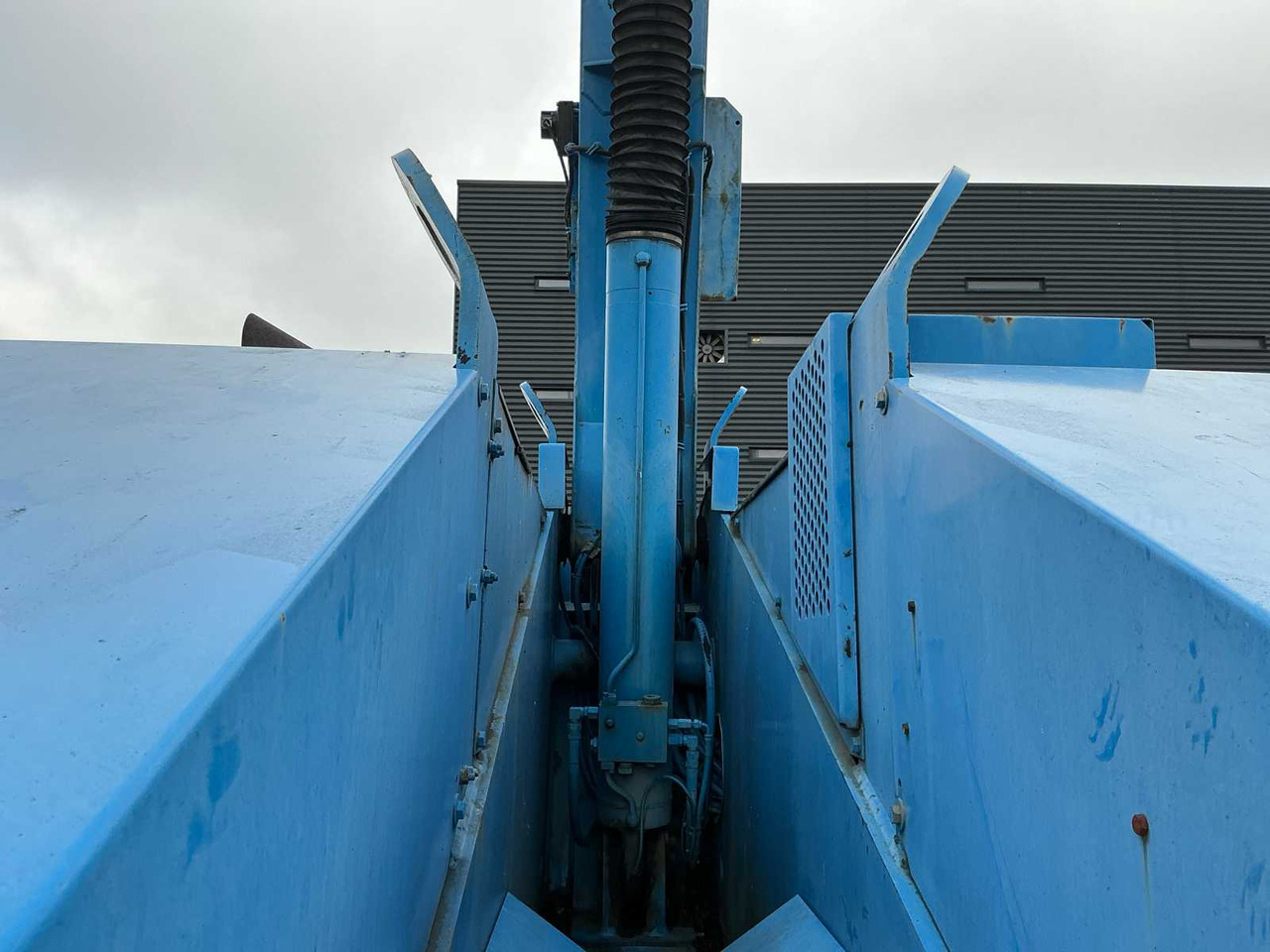 Nacelle 2007 AICHI SP21AJ TELESCOPIC BOOM LIFT: photos 17 Nacelle 2007 AICHI SP21AJ TELESCOPIC BOOM LIFT: photos 17