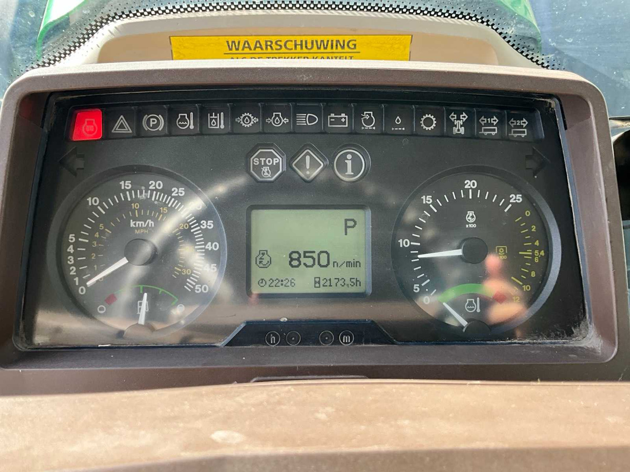 Tracteur agricole 2007 JOHN DEERE 6820 FOUR WHEEL DRIVE FARM TRACTOR: photos 14 Tracteur agricole 2007 JOHN DEERE 6820 FOUR WHEEL DRIVE FARM TRACTOR: photos 14