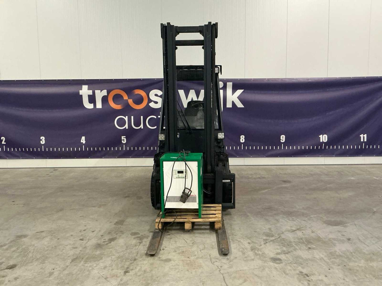 2007 LINDE E30 FORKLIFT - Chariot élévateur: photos 2 2007 LINDE E30 FORKLIFT - Chariot élévateur: photos 2