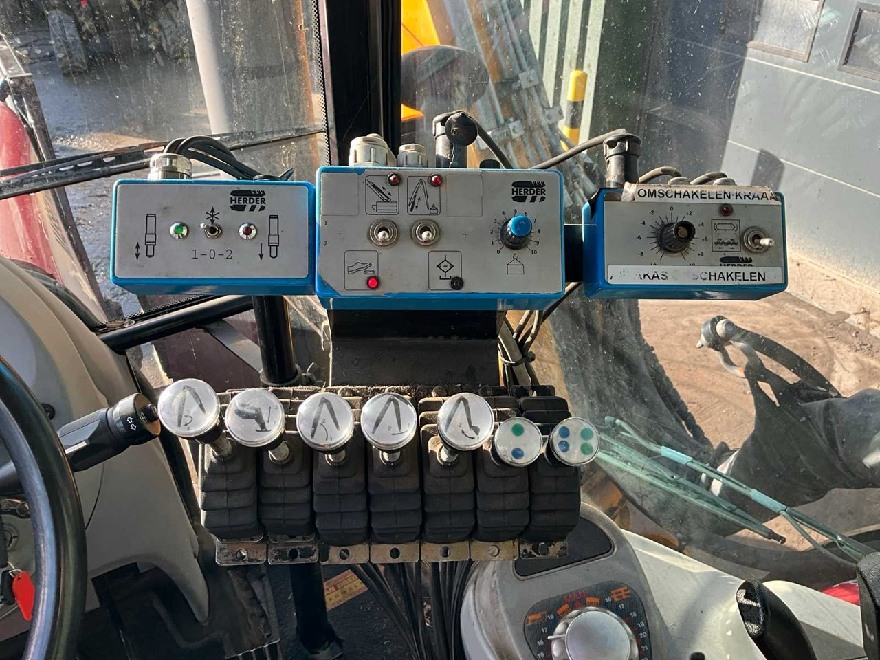 Tracteur agricole 2007 MASSEY FERGUSON 6480 FOUR WHEEL DRIVE FARM TRACTOR: photos 20