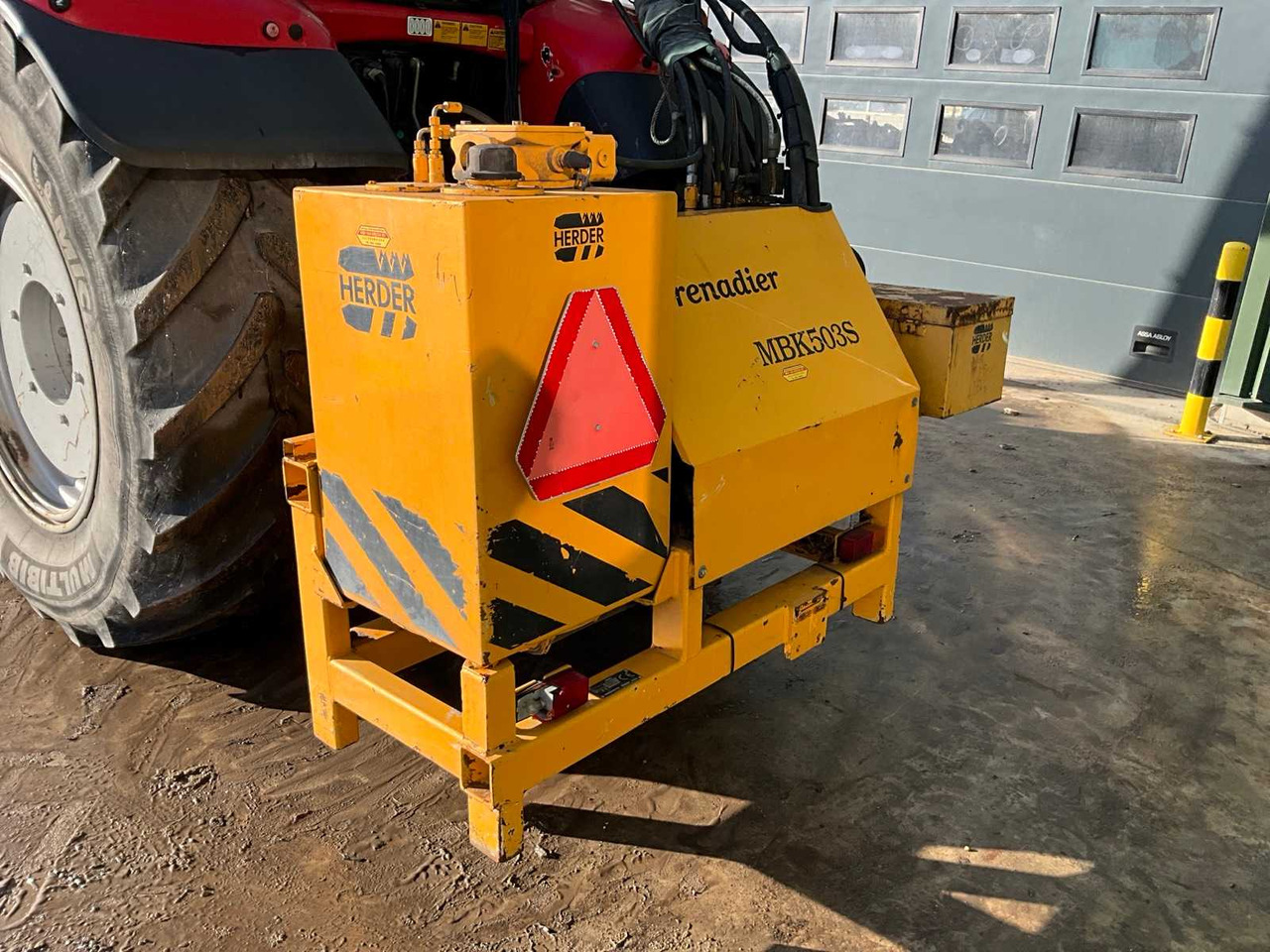 Tracteur agricole 2007 MASSEY FERGUSON 6480 FOUR WHEEL DRIVE FARM TRACTOR: photos 10