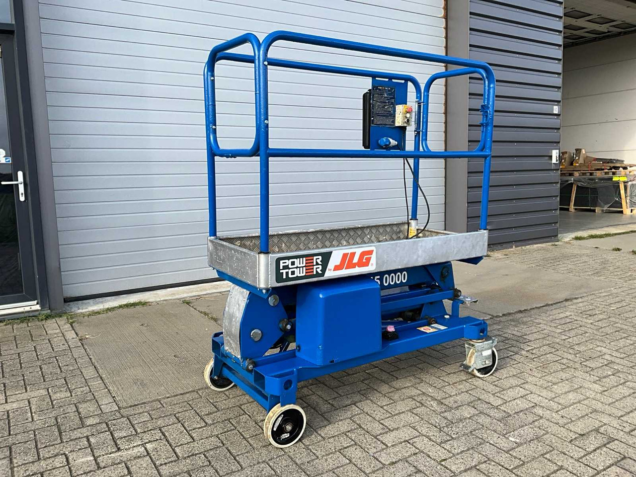 2009 JLG POWER TOWER AERIAL PLATFORM - Nacelle: photos 1 2009 JLG POWER TOWER AERIAL PLATFORM - Nacelle: photos 1