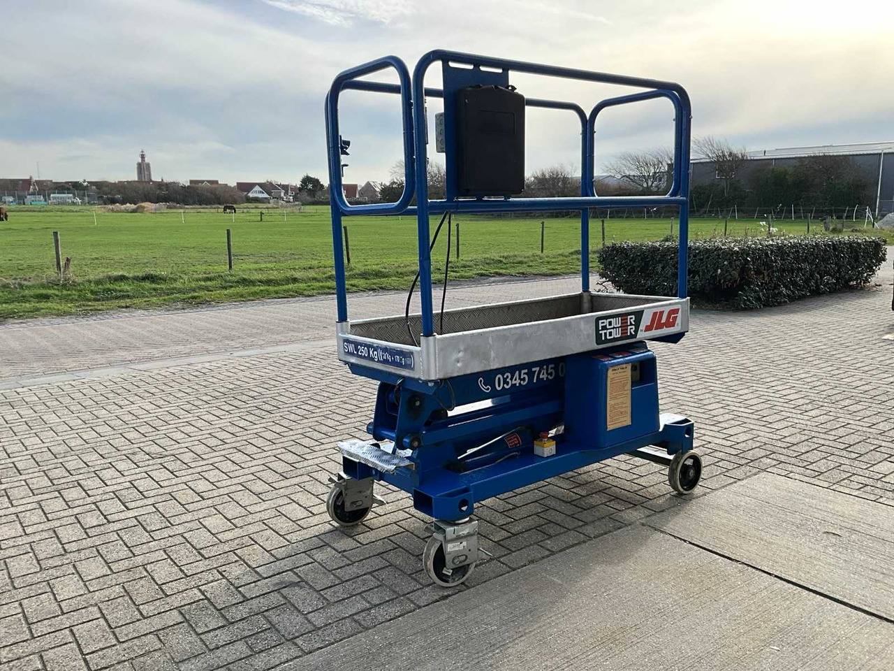 2009 JLG POWER TOWER AERIAL PLATFORM - Nacelle: photos 3 2009 JLG POWER TOWER AERIAL PLATFORM - Nacelle: photos 3