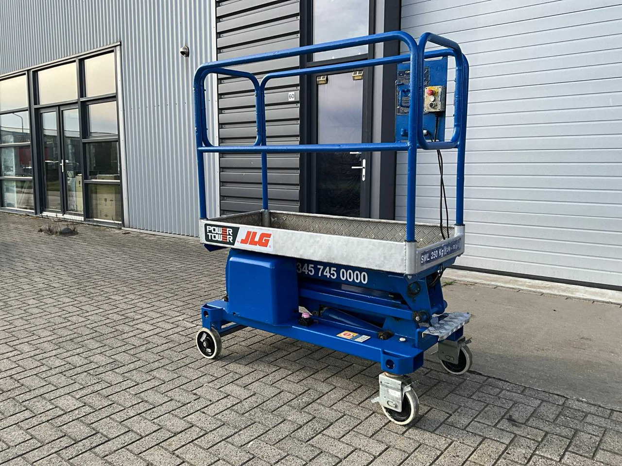 2009 JLG POWER TOWER AERIAL PLATFORM - Nacelle: photos 4 2009 JLG POWER TOWER AERIAL PLATFORM - Nacelle: photos 4