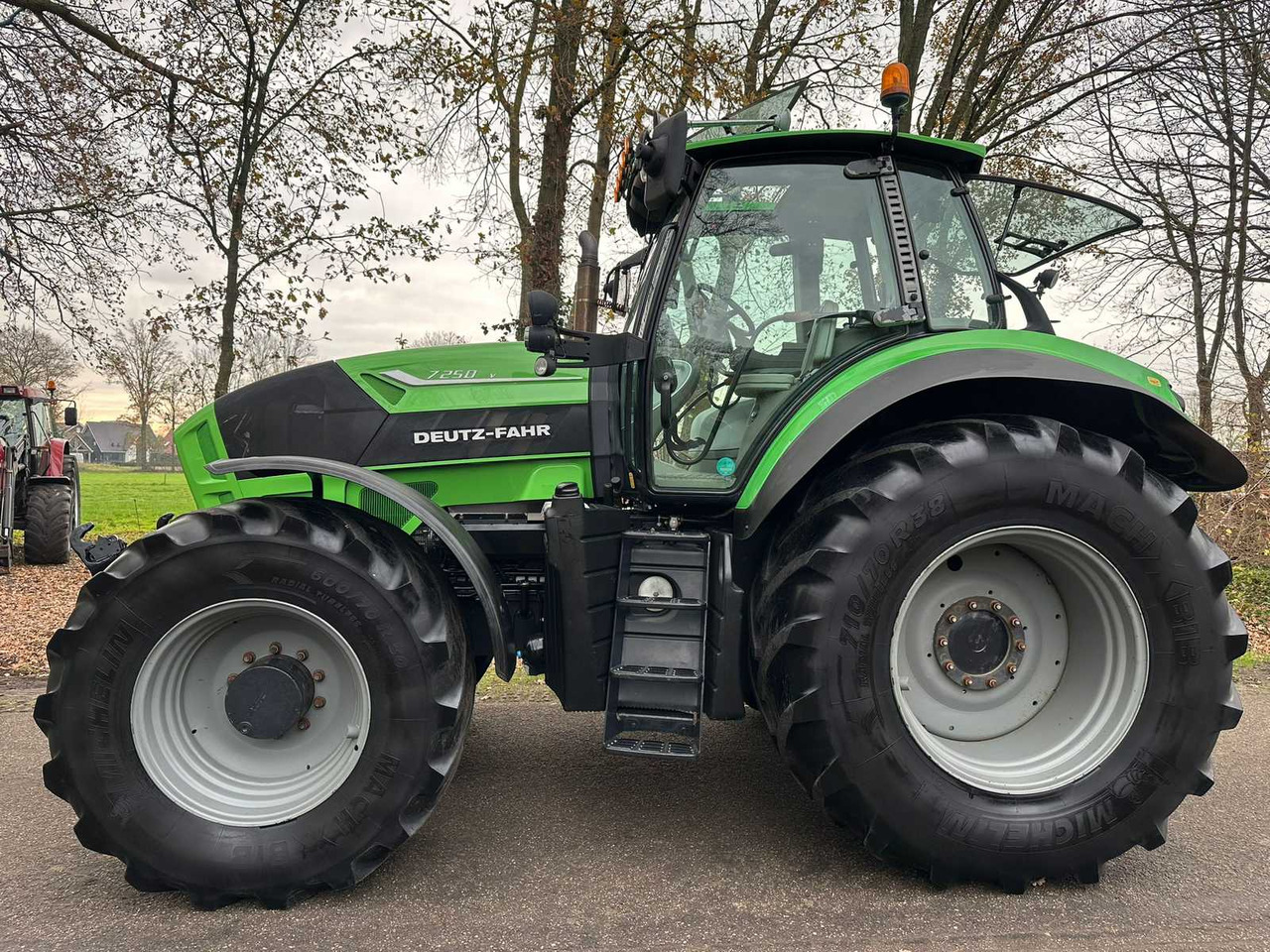 2013 DEUTZ-FAHR 7250 TTV FOUR WHEEL DRIVE FARM TRACTOR - Tracteur agricole: photos 4 2013 DEUTZ-FAHR 7250 TTV FOUR WHEEL DRIVE FARM TRACTOR - Tracteur agricole: photos 4