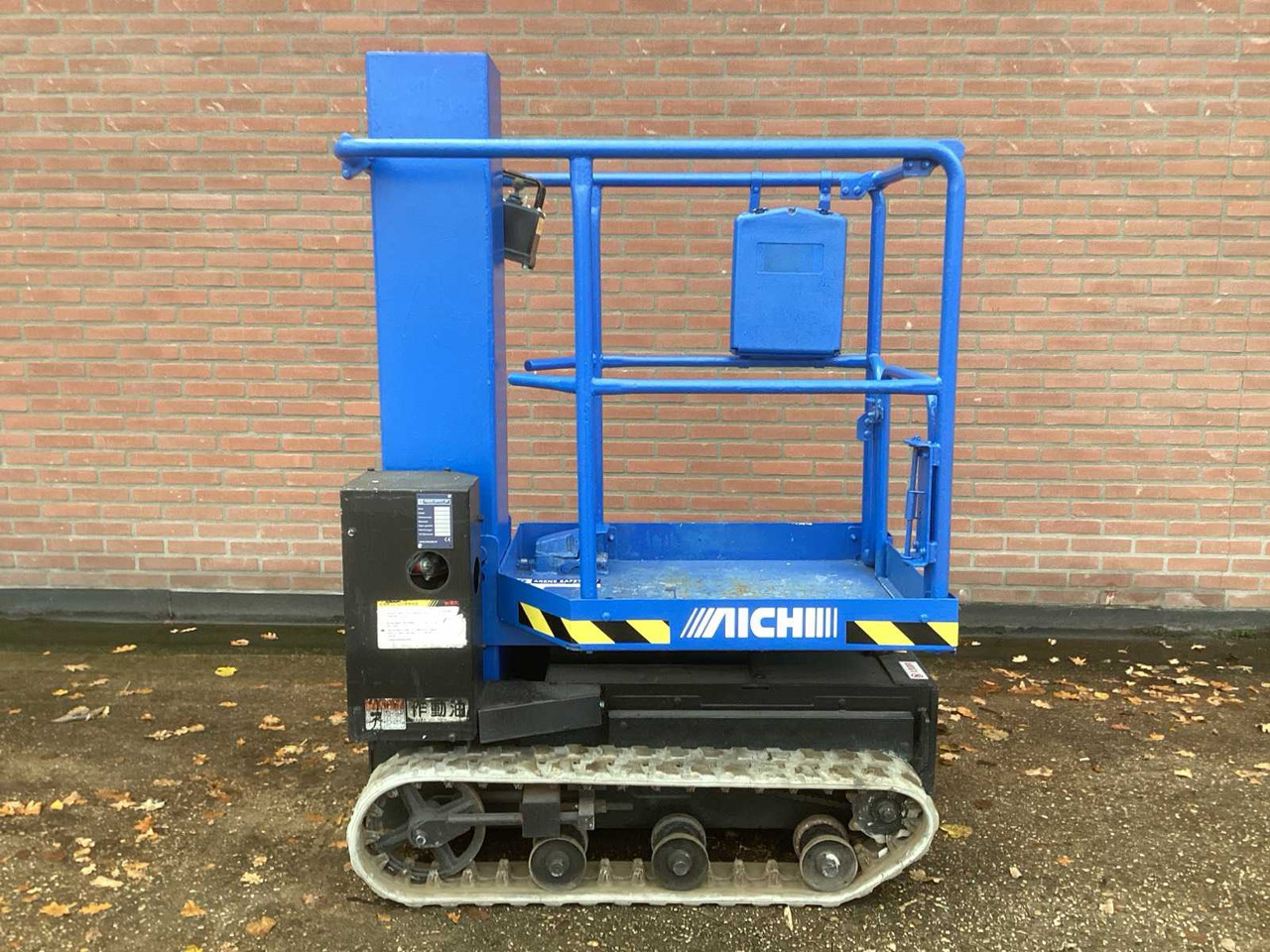 2014 AICHI RM 04 B CRAWLER BOOM LIFT - Nacelle: photos 2 2014 AICHI RM 04 B CRAWLER BOOM LIFT - Nacelle: photos 2