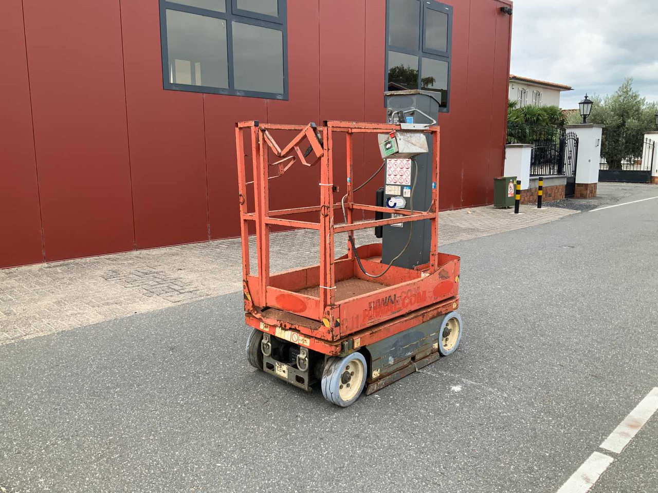 2014 SKYJACK SJ12 AERIAL PLATFORM - Nacelle: photos 2 2014 SKYJACK SJ12 AERIAL PLATFORM - Nacelle: photos 2