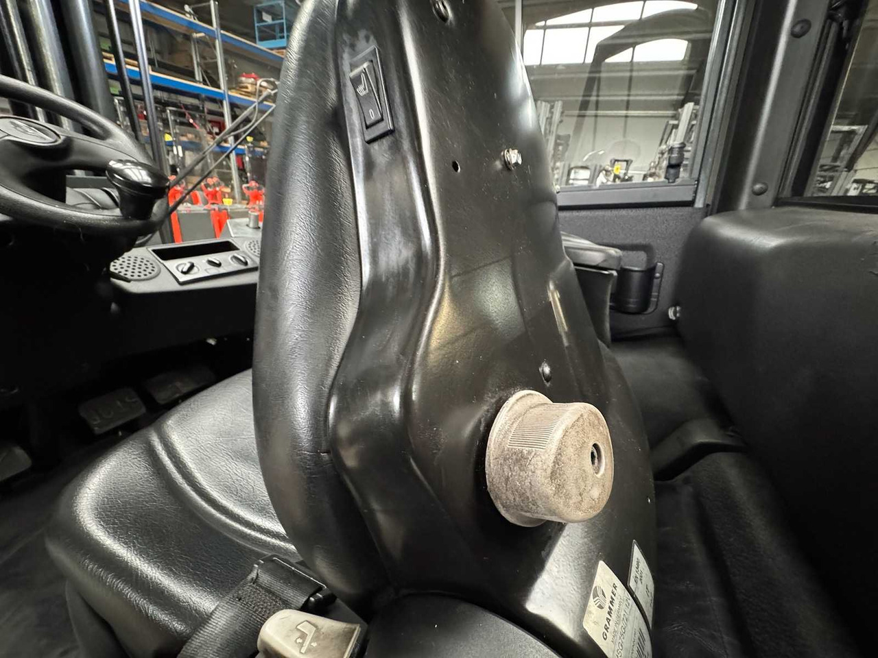 Chariot élévateur 2015 LINDE H50D 5,000KG TRIPLEX 666CM 3+4TH VALVE DIESEL FORKLIFT FORKLIFT 15,862 HOURS.: photos 17 Chariot élévateur 2015 LINDE H50D 5,000KG TRIPLEX 666CM 3+4TH VALVE DIESEL FORKLIFT FORKLIFT 15,862 HOURS.: photos 17