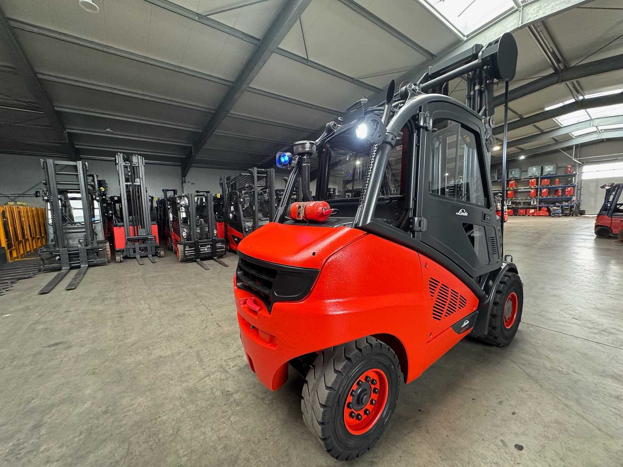 Chariot élévateur 2015 LINDE H50D 5,000KG TRIPLEX 666CM 3+4TH VALVE DIESEL FORKLIFT FORKLIFT 15,862 HOURS.: photos 7 Chariot élévateur 2015 LINDE H50D 5,000KG TRIPLEX 666CM 3+4TH VALVE DIESEL FORKLIFT FORKLIFT 15,862 HOURS.: photos 7