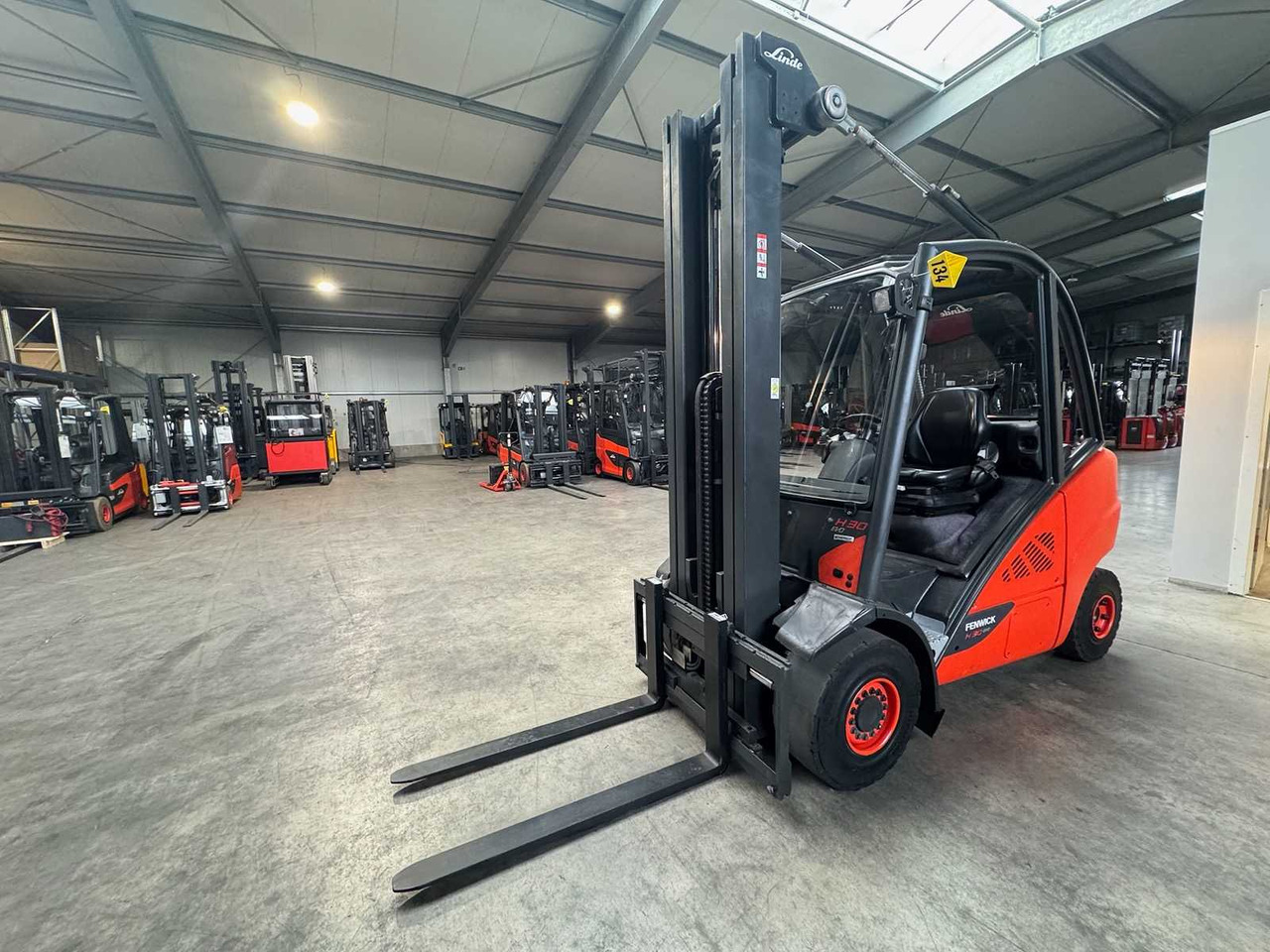 2015 SERVICE + UVV 09/2026 LINDE H30T 3,000KG TRIPLEX 645CM GAS FORKLIFT FORKLIFT 4,066 HOURS - Chariot élévateur: photos 1 2015 SERVICE + UVV 09/2026 LINDE H30T 3,000KG TRIPLEX 645CM GAS FORKLIFT FORKLIFT 4,066 HOURS - Chariot élévateur: photos 1
