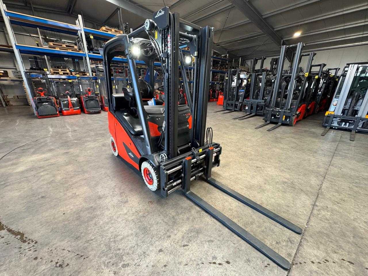 2017 SERVICE + UVV 10/2026 LINDE H16T 1,600KG 3RD + 4TH VALVE FORK ADJUSTER GAS FORKLIFT 6,710 HOURS - Chariot élévateur: photos 1 2017 SERVICE + UVV 10/2026 LINDE H16T 1,600KG 3RD + 4TH VALVE FORK ADJUSTER GAS FORKLIFT 6,710 HOURS - Chariot élévateur: photos 1